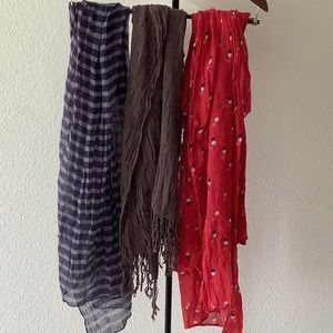 Women scarves